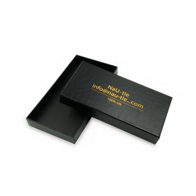 China Personalized Luxury Custom Rigid Paper Box Gift Packaging Lid And Base Box With Logo à venda