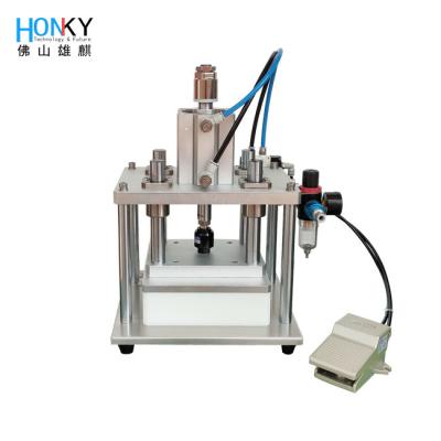 China Desktop Type 3600 BPH Automatic Capping Machine For Bottle Cap for sale