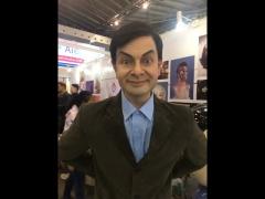 Handwork modern statue celebrity wax figure of Mr . Bean for wax museum