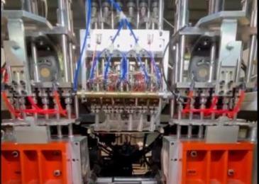Κίνα 6 μηχανή σχηματοποίησης χτυπήματος εξώθησης κεφαλιών για το μπουκάλι γιαουρτιού/γάλακτος προς πώληση