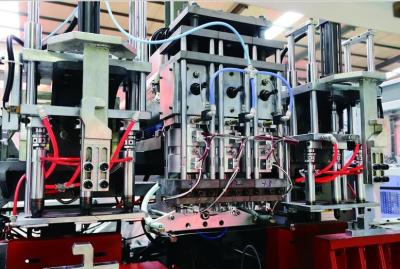 Китай машина ИМЛ дуновения бутылки 50мл-4Л ФМКГ автоматическая отливая в форму для быстроподвижных товаров широкого потребления продается
