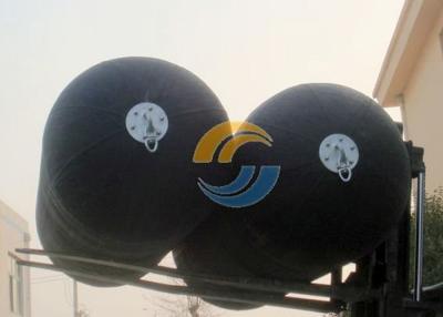 中国 海洋の空気のゴム製フェンダーの耐久のゴム製船の停泊のドックのバンパー 販売のため
