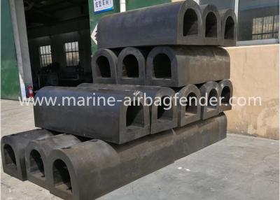 China Tipo defensa de goma marina del tamaño compacto D para los muelles y los puertos en venta
