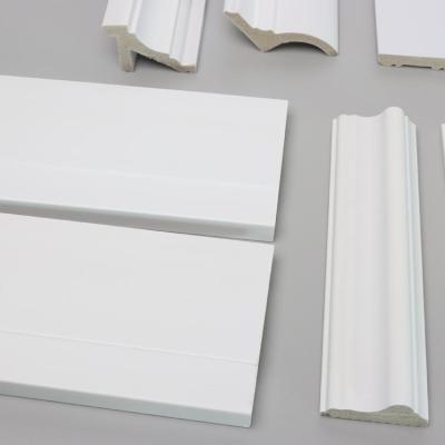 China Light Weight Decorative Skirting Board Flexible Polyurethane PU Injection Foam en venta
