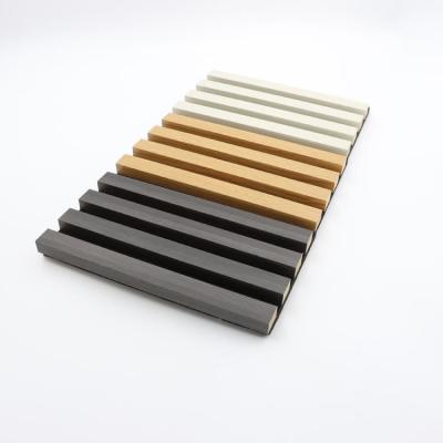 中国 Luxury Acoustic Panels Board Fabric Wooden Grooved Fluted 2400 * 600mm 販売のため