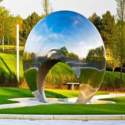 China Moongate Stainless Steel Sculpture Mirrored Garden Sculpture CE Standard for sale