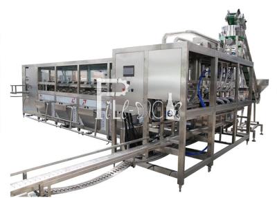 China 3 em 1 máquina de engarrafamento da água QGF-1000 mineral à venda