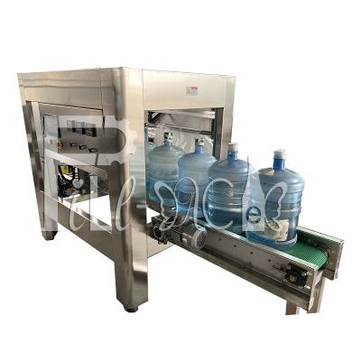 China Máquina de embalagem automática da garrafa de água do galão 2200BPH do PLC 5 à venda