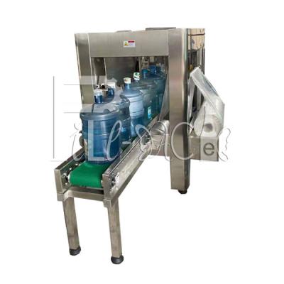 China 2.5kw 5 máquina de embalagem automática da garrafa de água do galão 2200bph à venda