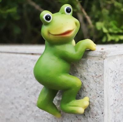 China Creative Outdoor Modern Art Cartoon Frogs Garden Decorations for sale