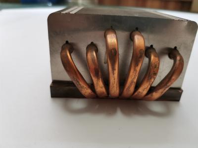 China Dissipador de calor quadrado com o tubo de cobre da forma da coroa e o tanoeiro Base à venda