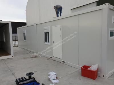 China Customized Column Section Flat Pack Container House with PUR Roof Floor Panel for sale