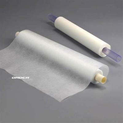 Cina 50% Polyester Fibre SMT Nonwoven Cleanroom Wipes Roll Wood Pulp Paper in vendita