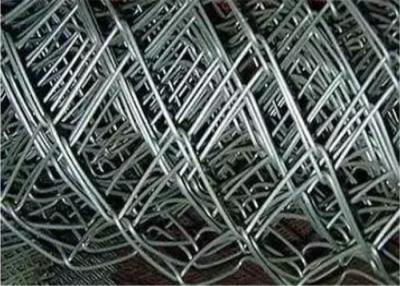 China Electro Galvanized Bwg8 100m Length Chain Link Fences for sale