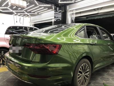 中国 マンバの緑の光沢車のビニールの覆いペットはく離ライナーとの耐久性5年の 販売のため