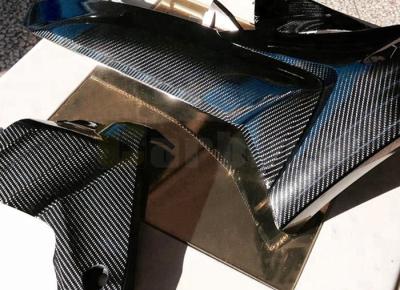 Chine Libération noire extérieure intérieure d'air de petit pain d'enveloppe de vinyle de voiture de fibre du carbone 6D à vendre
