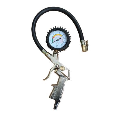China Regulator Locking Chuck Fittings with Flexible Air Hose 220 PSI Tire Inflator Tire Pressure Air Inflator for sale
