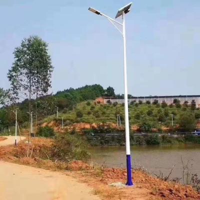 China Smart Solar Parking Lot Lights , Solar Powered Street Lights 7M Single Arm Pole for sale