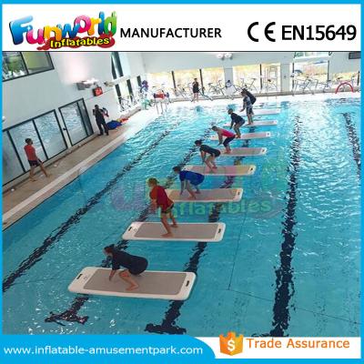 China El agua inflable modificada para requisitos particulares material de los juguetes del agua de DWF flota las esteras del ejercicio de la yoga en venta