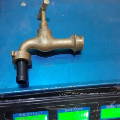 Cina 1/2 3/4 chrome plated long washing machine taps brass toilet valve in vendita