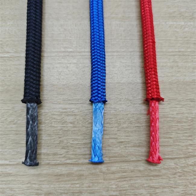 UHMWPE core polyester cover marine rope close-up