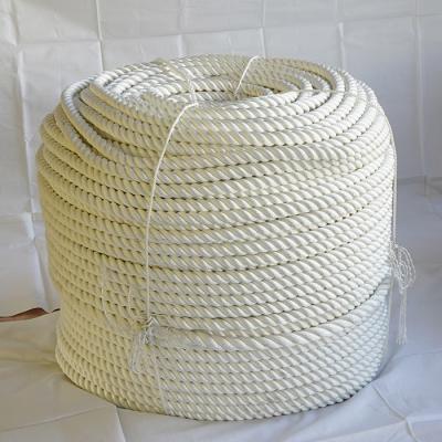 China Polyamide Boat Sailing Rope 3 Strand Twisted Soft Nylon Rope 10mm for sale