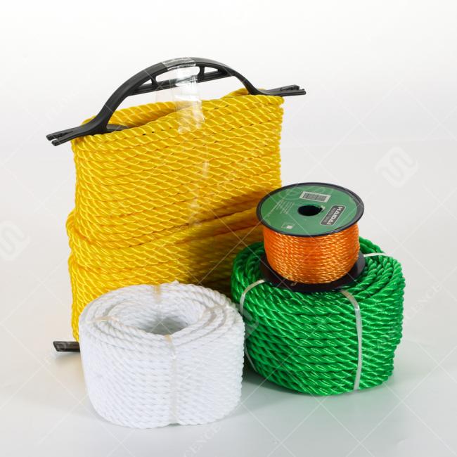 3-strand polyethylene fishing rope close-up