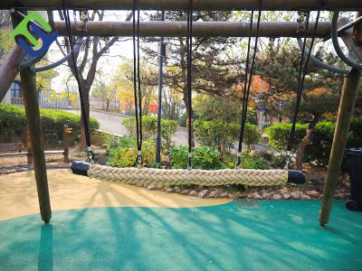 Chine polyester tressé de brins naturels de la couleur 12 de 120mm Dia Net Playground Rope Bridge à vendre