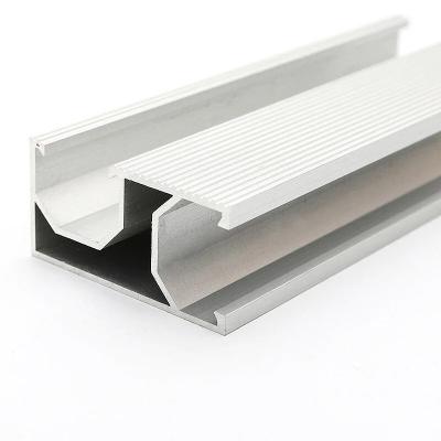 China Aluminio aleación de paneles solares rieles y soportes galvanizados en caliente resistente a los terremotos en venta