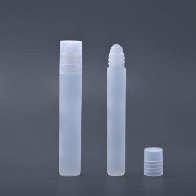 China 3mm Eye Roller Bottle Round Shape Volume 8ml 15ml 10ml Customized Label for sale