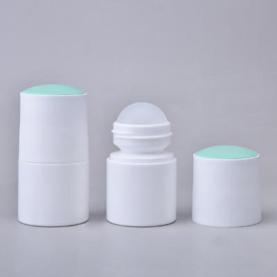 China Botellas de plástico de 50 ml con bola de rodillo personalizables de superficie lisa, a prueba de fugas y eco-amigables en venta