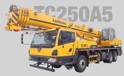 Chine Grue lourde de 25 tonnes Grue de terrain accidentelle Grue TC250A5 avec rampe étendue à vendre