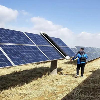 Chine Concentrator solaire Machine de nettoyage de plaques solaires PV Robot de nettoyage automatique à vendre