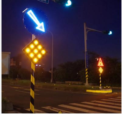 Quality Solar LED Nine-Flash Traffic Warning Signal 5v/200mA for sale