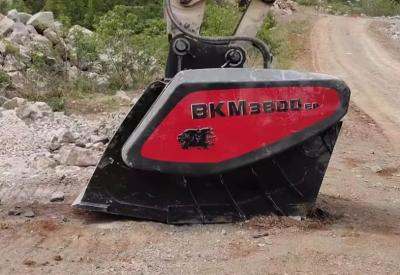 Quality BKM 15-24 Ton Excavator Jaw Crusher Bucket Digger Stone Crusher Bucket for sale