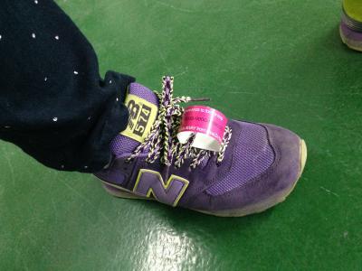 中国 UhfのスポーツはRfidのスマートな靴がラベルのステッカーのHiggs -3のロゴの印刷に付ける履物に付ける 販売のため