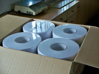 China Eco 3 amistosos maneja el papel higiénico del rollo enorme, papel higiénico de 2 capas en bulto en venta