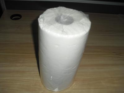 Chine Serviette de papier gravante en refief absorbante de cuisine de ménage 15 Rolls par sac à vendre