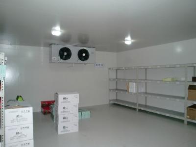 中国 Coldroom 200mmのパネルの産業フリーザー部屋の直角SS304歩行 販売のため