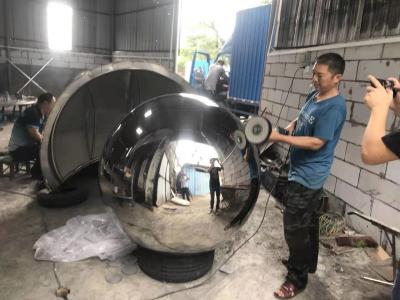 China Ornamento do jardim da esfera de 36 polegadas grande, revestimento do espelho da escultura da esfera do jardim à venda
