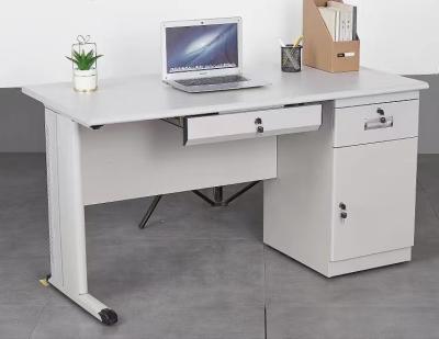 中国 customizable Adjustable Feet Metal Office Table Desk Staff Office Table 販売のため