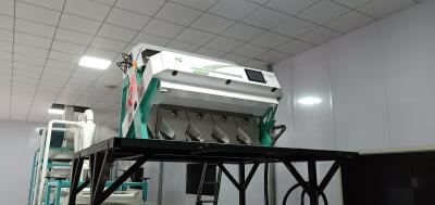 中国 高リゾリューションを用いるシュートのタイプCCDの米色の選別機機械 販売のため