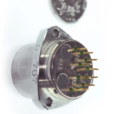 Chine Accéléromètre à quartz flexible à un axe Accéléromètre inertiel Capteur de vibration haute résolution à vendre