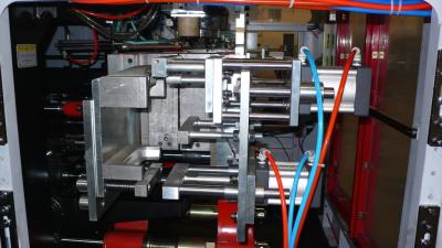 China Veja a linha de tira máquina de molde automática do sopro da extrusão para o recipiente do óleo de lubrificação 1gallon à venda