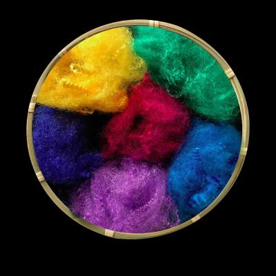 Chine Le dopant coloré a teint la fibre discontinue de polyesters semi mate/complètement s'alourdit/modèle lumineux facultatif à vendre
