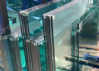 Chine panneaux en verre de rampe de 6.38mm EVA Safety Tempered Etched Stair à vendre