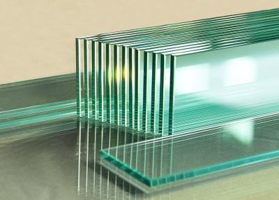 Chine Panneaux durcis ultra clairs de verre trempé de ccc 5mm pour la balustrade de plate-forme à vendre