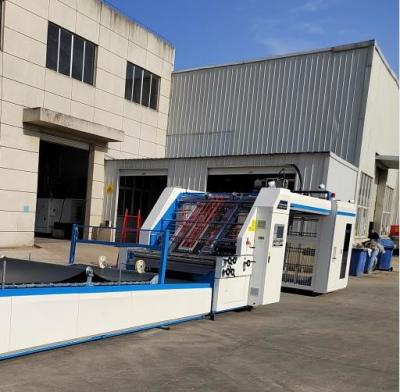 China Tapetenflöte Papiermontagemaschine Laminierung automatisch 3-lagig zu verkaufen