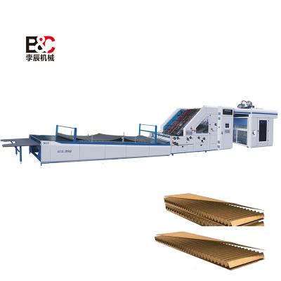 Chine SFC1500 Machine de laminage de planches ondulées entièrement automatique et intelligente à 5 couches à vendre