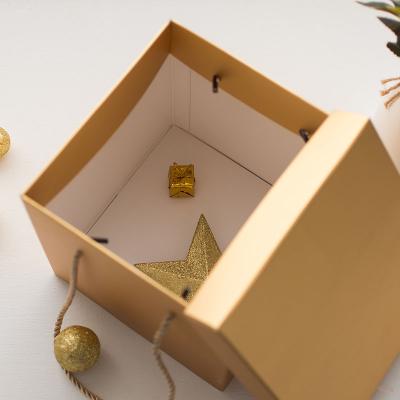 China 20CM  Rose Gold Square Shredded Kraft Paper Gift Box With Lids for sale